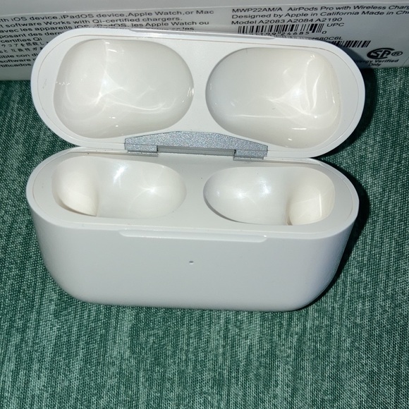 AirPods Pro- Make an Offer! - Picture 10 of 16